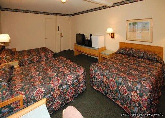 Rodeway Inn Kalkaska Exterior photo